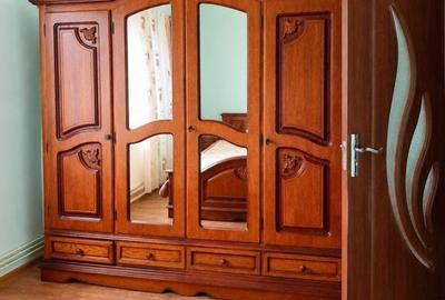 Apartament cu 3 camere semidecomandat în Boldești
