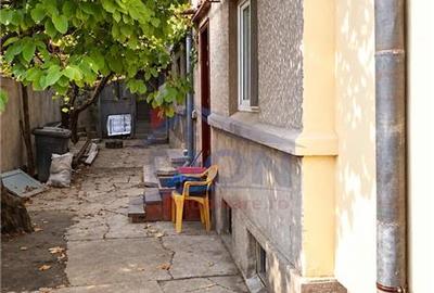 Casă individuală cu 4 camere cu Teren 207 Mp în Central