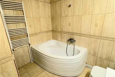 Apartament cu 4 camere semidecomandat, mobilat în City Park Mall - 16