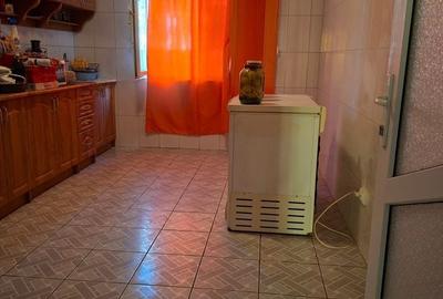 Casă cu 4 camere în Pecineaga