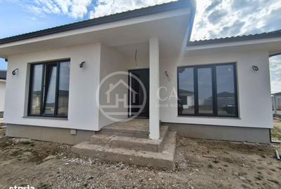 Casă cu 4 camere decomandat în Cheriu - 2