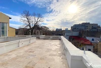Casă cu 7 camere cu Teren 1020 Mp în Romană