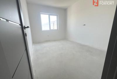 Casă cu 4 camere cu Teren 381 Mp în Moșnița Nouă