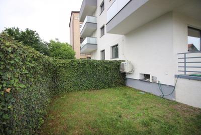 Apartament cu 4 camere semidecomandat în Băneasa
