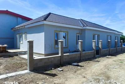 Casă cu 3 camere cu Teren 275 Mp în Sânmihaiu Român