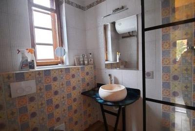 Casă cu 5 camere decomandat cu Canalizare în Ultracentral - 3