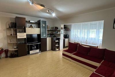 Apartament cu 3 camere în Sud