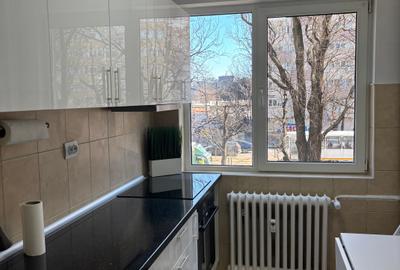 Apartament cu 2 camere semidecomandat în Bucur Obor
