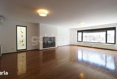 Casă cu 7 camere cu Teren 700 Mp în Central - 3