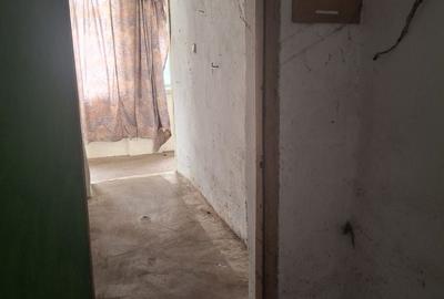 Casă cu 4 camere cu Teren 2200 Mp în Iratoșu - 2