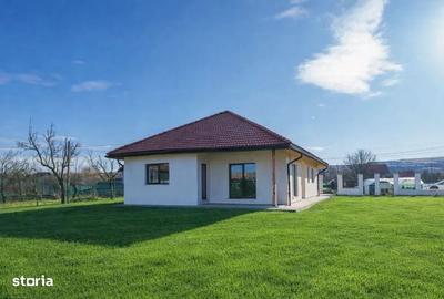 Casă cu 4 camere în Juc-Herghelie