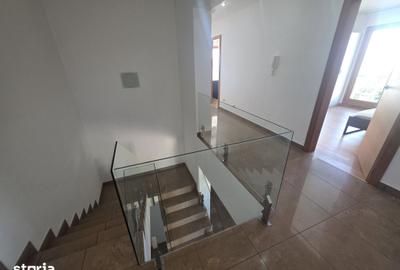 Casă cu 5 camere cu Teren 400 Mp în Central