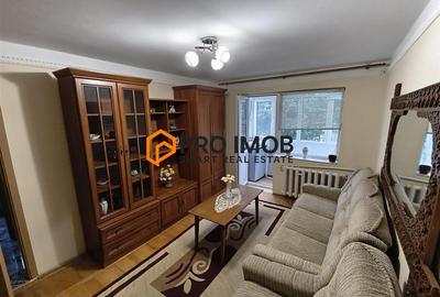 Apartament cu 3 camere semidecomandat, mobilat în 1 Decembrie
