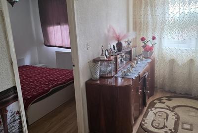 Apartament cu 2 camere semidecomandat în Florilor