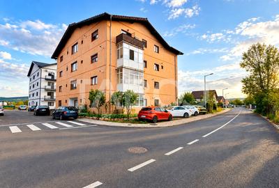 Apartament cu 2 camere semidecomandat, mobilat în Șelimbăr