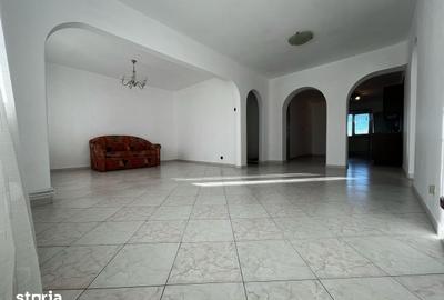 Apartament cu 4 camere în Central - 2