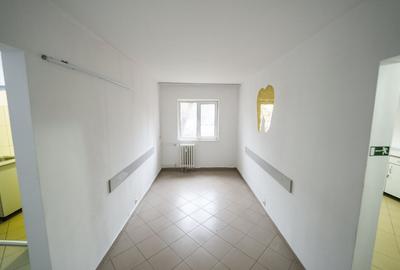 Spațiu comercial, de 55.779998779297 mp, în Sărari - 4