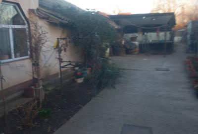 Casă cu 4 camere în Central - 2