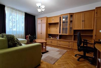 Apartament cu 3 camere decomandat în Theodor Pallady