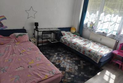 Apartament cu 3 camere decomandat în Alexandru Obregia