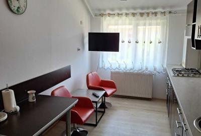 Apartament cu 3 camere decomandat în Central - 1