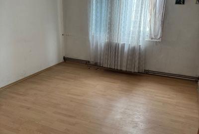 Apartament cu 3 camere decomandat în Sebastian - 5