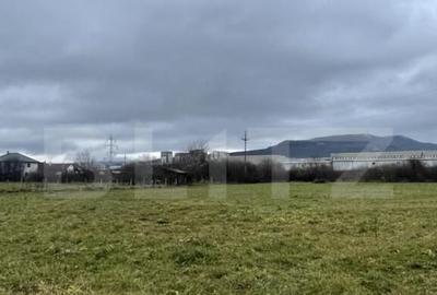 Teren de 2.760 mp, in zona excelenta, cu utilita?i ?i - 3