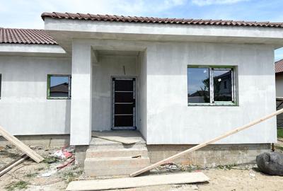 Duplex cu 3 camere cu Canalizare în Moșnița Nouă - 1