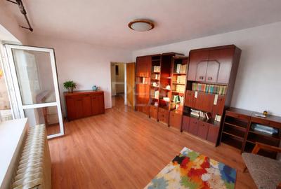 Apartament cu 4 camere decomandat, mobilat în Costin Georgian - 1