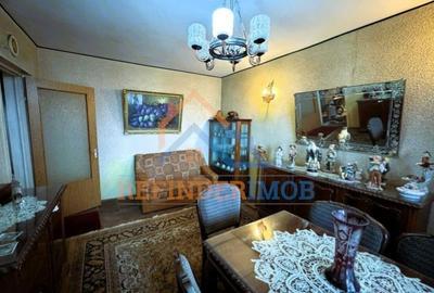 Apartament de vanzare 3 camere zona Drumul Taberei, bloc reabilitat construit in - 2