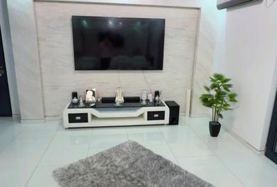 Apartament cu 3 camere decomandat în Peco