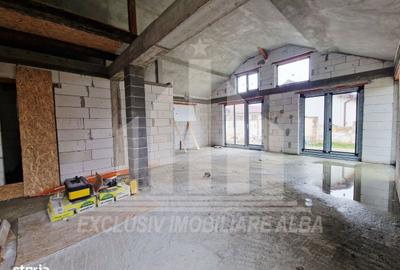 Casă cu 3 camere în Ciugud