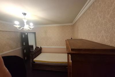 Apartament cu 2 camere semidecomandat în Giurgiului