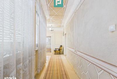 Casă cu 4 camere cu Teren 1473 Mp în Central - 2