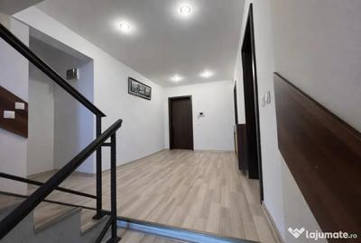 Casă cu 7 camere cu Teren 375 Mp în Central - 9