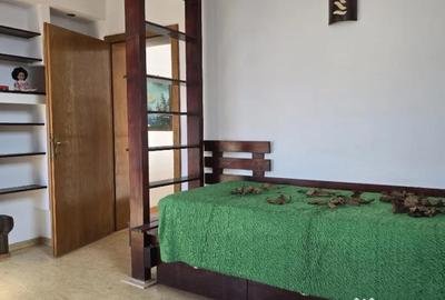 Casă cu 5 camere cu Teren 900 Mp în Zăvoi - 7