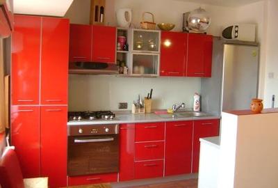 Apartament cu 3 camere decomandat, mobilat în Unirii