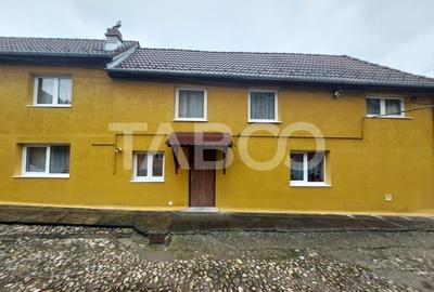 Apartament la casa 97 mpu 5 camere 2 bucatarii 3 bai gradina Cisnadie - 21