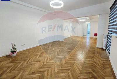 Apartament cu 4 camere semidecomandat în Unirii