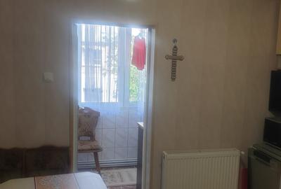 Apartament cu 3 camere decomandat în Poarta 6 - 7