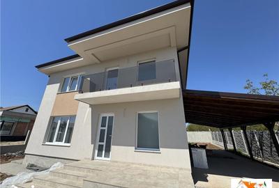 Casă cu 4 camere cu Teren 476 Mp în Cetate