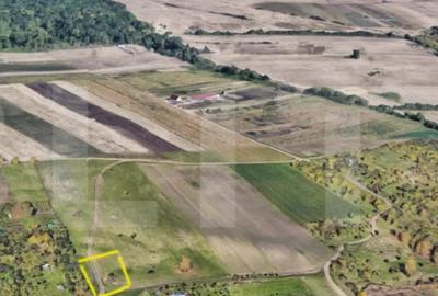 Teren de 600 mp, în Central - 8