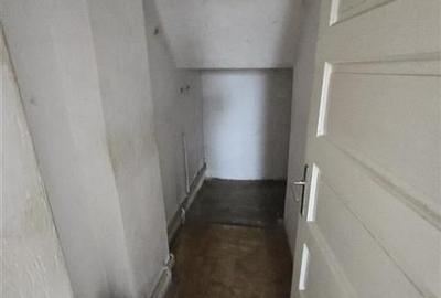 Imobil cu potential, constructie solida cu 2 apartamente,+demisol si garaj, Bras - 17