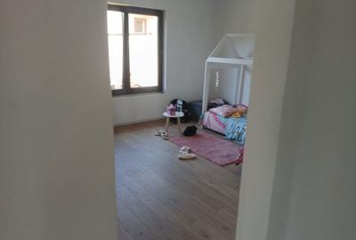 Casă cu 4 camere în Frumușani - 7