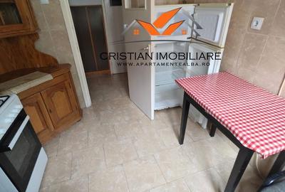 Apartament cu 3 camere semidecomandat în Cetate - 2