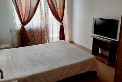 Apartament cu 2 camere decomandat, mobilat în Independenței