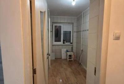 Apartament cu 2 camere semidecomandat în Berceni