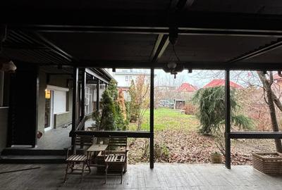 Apartament cu 4 camere semidecomandat în Central