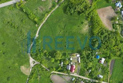 Teren de 2285 mp, în Racova - 2