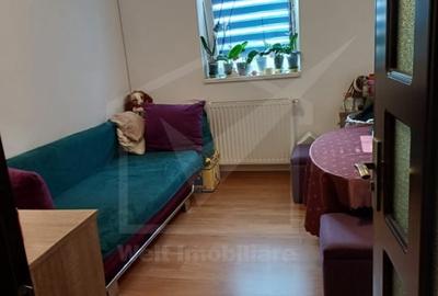 Apartament cu doua camere, Floresti